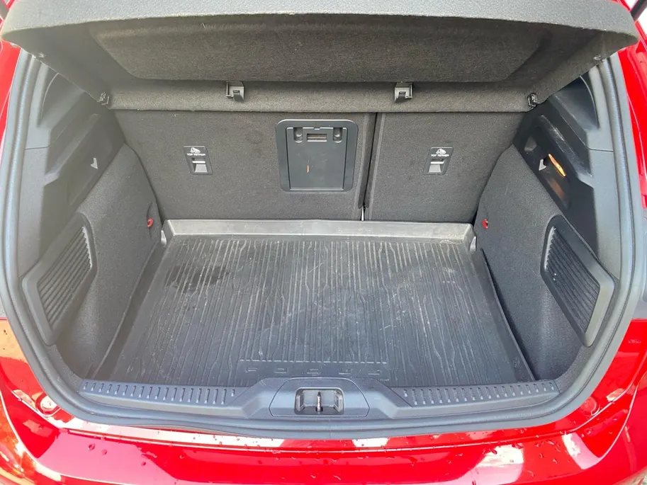 Ford Focus 1.0 EcoBoost Hybrid ST Line Vignale automaat 155PK | NL-Auto | Dealer onderhouden | Driver assistancepack | Winterpack | Panoramadak | 18' Lichtmetaal | Adaptive cruisecontrol | Dodehoekdetectie | Leer bekleed |