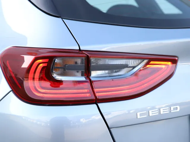 Kia Ceed 1.0 T-GDi 120PK DynamicLine | Navi | Camera | Cruise | Apple carplay