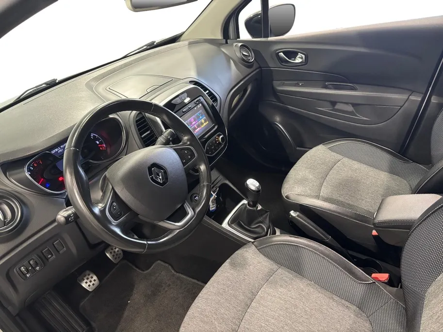 Renault Captur 0.9 TCe Intens | Trekhaak | Keyless entry / start | Airco | Cruise control