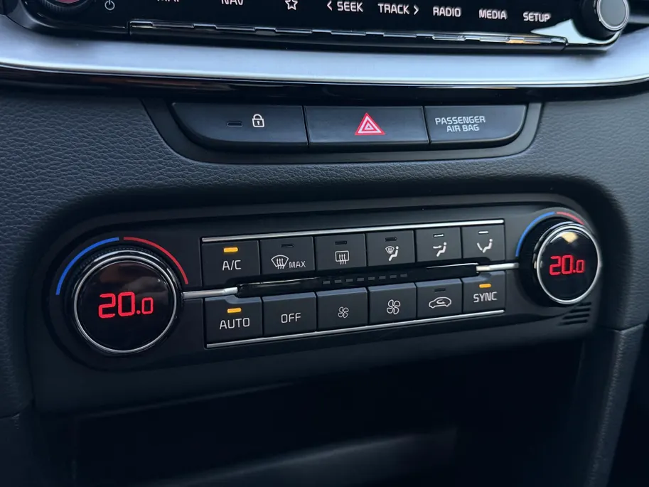 Kia XCeed 1.0 T-GDi DynamicLine | Trekhaak | Achteruitrijcamera | Parkeersensoren achter | Apple/Android Carplay | Navi | Climate Control | LMV