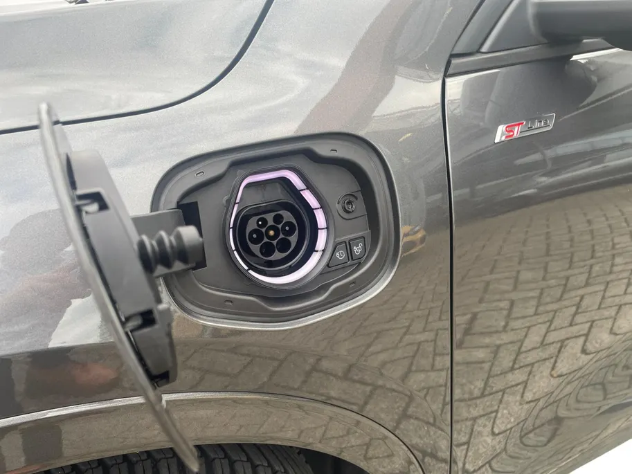 Ford Kuga 2.5 PHEV ST-Line | Winterpack| Achteruitrijcamera| 12 maanden Bovag Garantie| Apple Carplay/Android Auto|