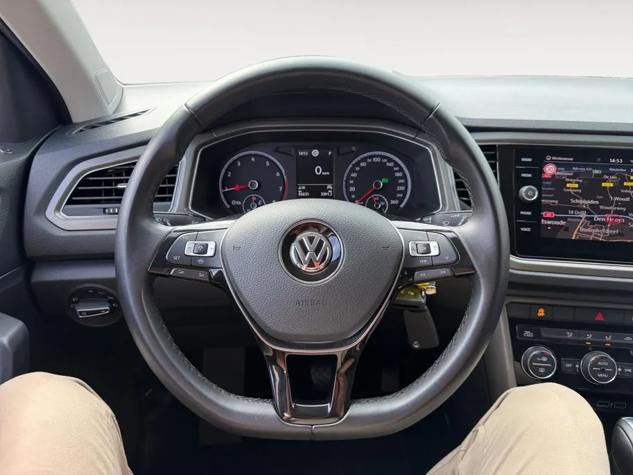 Volkswagen T-Roc 1.5 TSi DSG7-autom. Sport Navi | Apple Carplay/Android Auto | Trekhaak | Climate Control | Cruise Control | Etc.