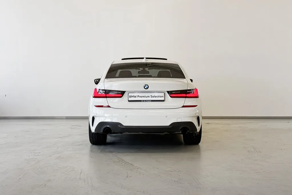 BMW 3 Serie Sedan 318i High Executive