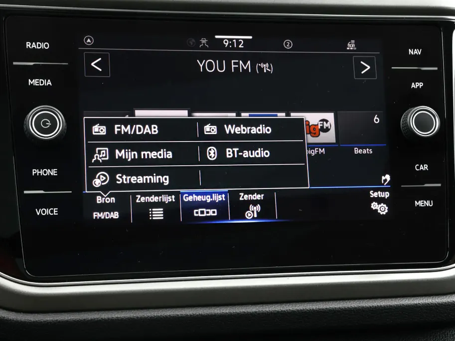 Volkswagen T-Roc 1.5 TSI 150pk DSG Style · Panoramadak · Camera · Elek. Achterklep · Dodehoeksensor · Stoelverwarming · Apple/Android Car Play ·