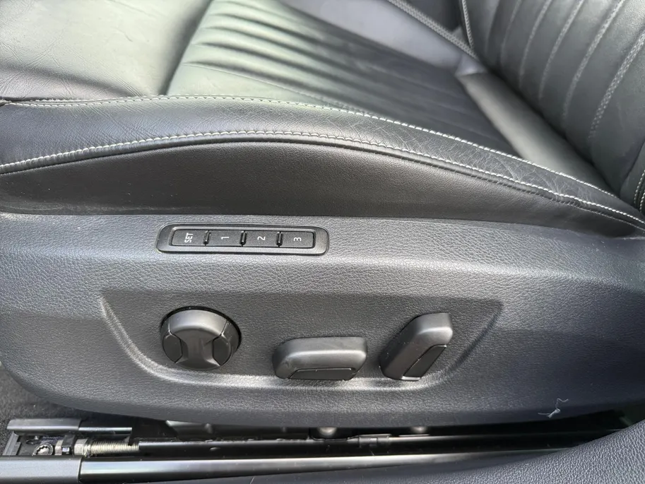 Škoda Superb Combi 1.4 TSI iV Business Edition Plus *Automaat*Navi+Camera*Parkeersensoren*Elekt. Stoelen*Lederen bekleding*Winter Pack*VOL OPTIES!