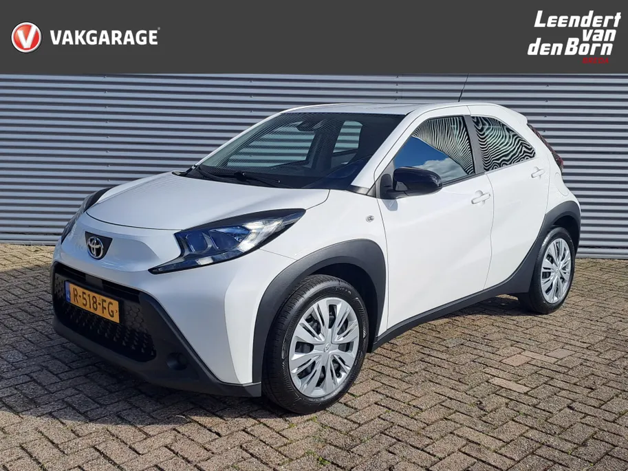 Toyota Aygo X 1.0 VVT-i MT Play | Apple Carplay/Android Auto | Cruise control adaptief | Airco | DAB | Camera