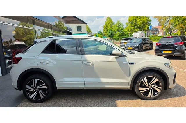 Volkswagen T-Roc 1.5 150PK TSI 7-DSG A/T R-Line Edition - Cold Pack - Park Assist - IQ.Light