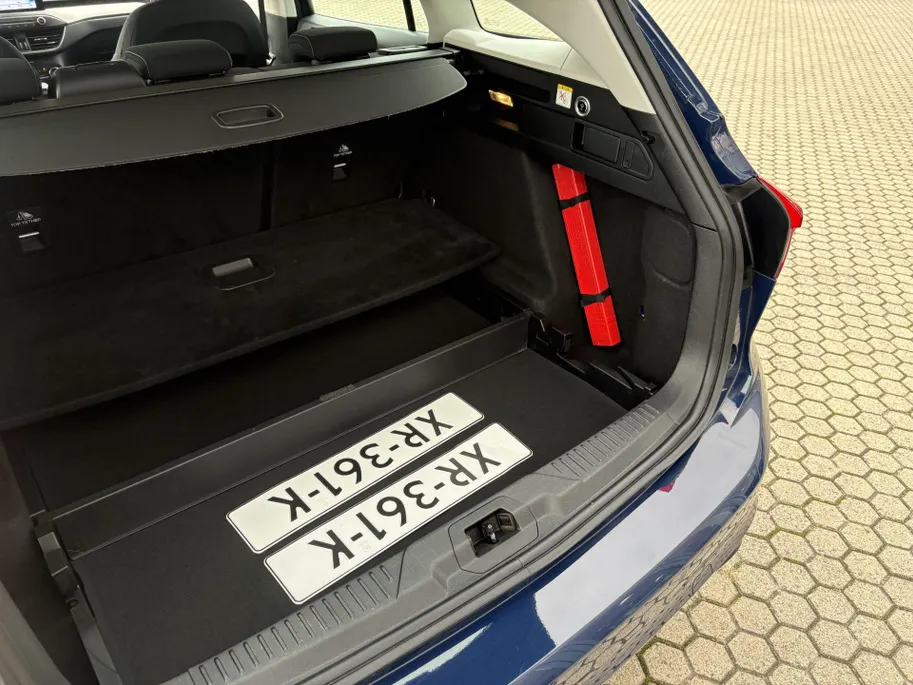 Ford Focus Wagon 1.5 EcoBoost Titanium Business | 1500 kg trekkracht | WINTER PACK