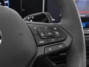 Volkswagen Tiguan 1.5 272pk DSG eHybrid R-Line Edition · Panoramadak · 360 Camera · Wegklapbare Trekhaak · Massage · Black style · 20'' Inch · Garantie t/m 22-06-2030 of 100.000km