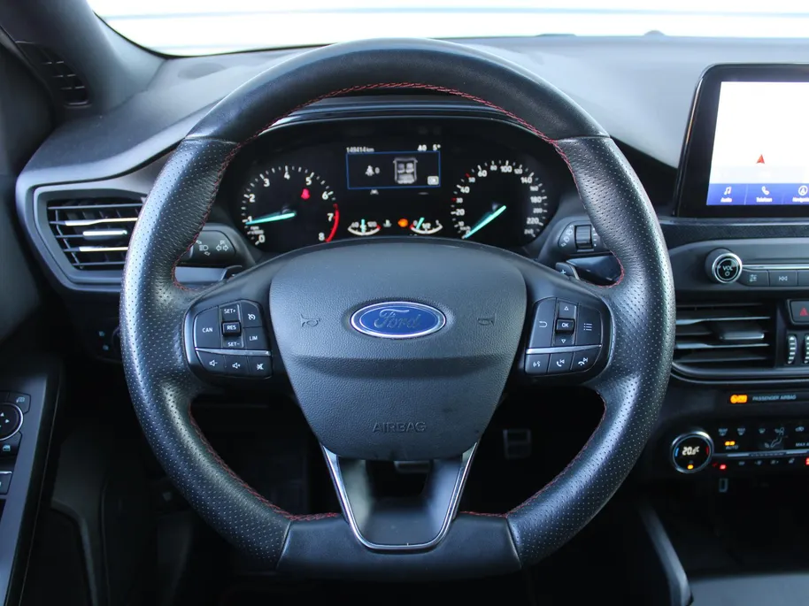 Ford Focus Wagon 1.0 EcoBoost ST Line Business | Stuur-/stoel-/voorruitverwarming | Camera | Clima | Draadloze telefoonlader | 17' LM | Navi |