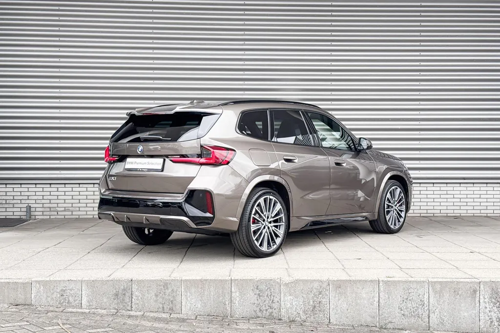 BMW iX1 eDrive20 67 kWh M Sport Edition