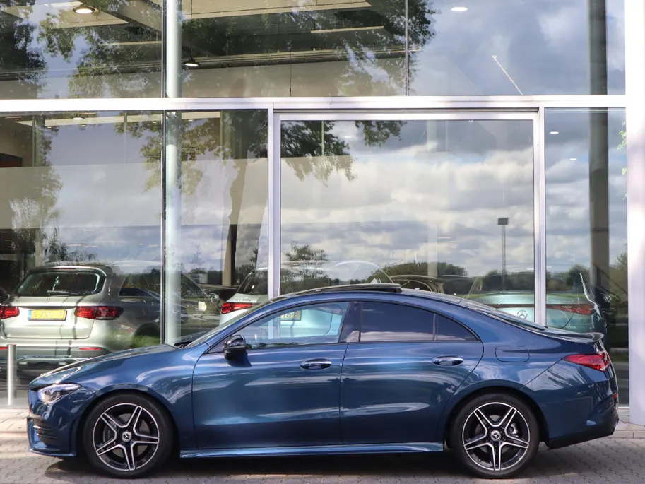 Mercedes-Benz CLA 200 Business Solution AMG l Panoramadak l Stoelverwarming l Ambiente lichtpakket