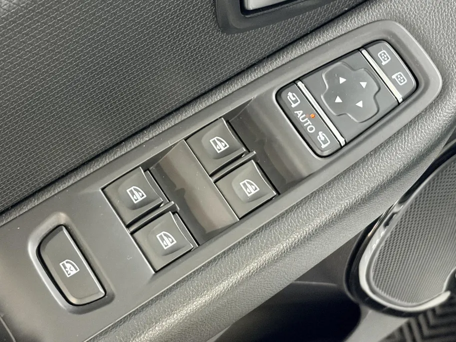 Renault Clio 90PK TCe GT-line | Lichtmetalen Velgen | Panoramadak | Parkeersensoren | Climate Control | Sportstoelen | Cruise Control | Full LED | Navi | Bluetooth | Armsteun | Keyless Entry |