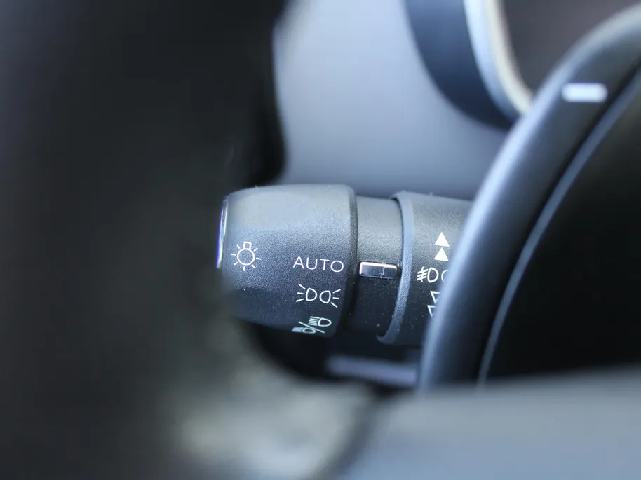 Citroën C5 Aircross 1.6 PureTech Shine | 180PK | Panoramadak | 360° Camera | Dodehoek detectie | Stoelverwarming | Elek. stoelverstelling + achterklep | 19' LM |