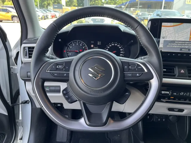 Suzuki Swift 1.2 Style Smart Hybrid