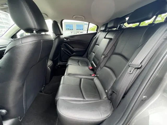 Mazda 3 2.0 SkyActiv-G 120 GT-M | LEDER | CAMERA | BOSE AUDIO | NAVIGATIE | NED AUTO | DEALER ONDERHOUDEN | STOEL + STUURVERWARMING | ACC |