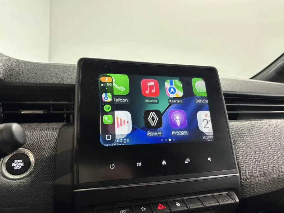 Renault Clio 90PK TCe GPF Techno | Navi | Camera | Parkeersensoren | Digital Cockpit | Apple CarPlay/Android Auto | Armsteun | Licht & Regen Sensor | Climate Control |