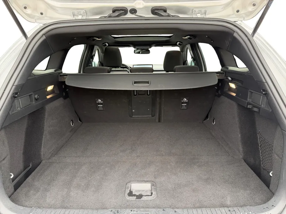 Ford Focus Wagon 1.0 EcoBoost Hybrid ST Line X | 155 pk | Automaat | Adapt. cruise control | BLIS | Pano dak | Parkeersensoren voor en achter | Achteruitrijcamera | 17' lichtmetalen velgen | Privacy glas | Fabrieksgarantie |