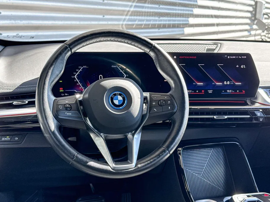 BMW iX1 xDrive30 Launch Edition 67 kWh