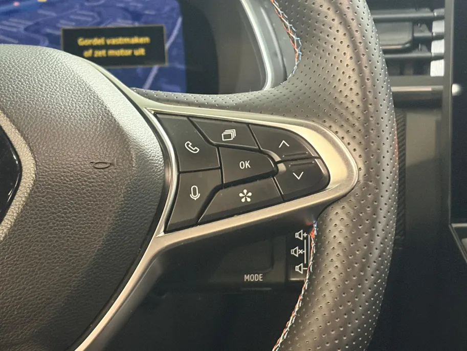 Renault Captur 145PK E-Tech Full Hybrid Esprit Alpine Automaat | Harman Kardon Audio | Stuurwielverwarming | 360 Camera | Parkeersensoren | Apple CarPlay/Android Auto | Navi | Climate Control | Adaptive Cruise Control |