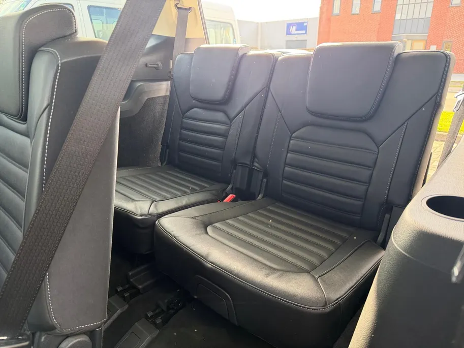Ford Galaxy 2.5i HEV | Dealer onderhouden | Automaat | Pano dak | BLIS | 7 persoons | Lederen bekleding | Winter pack | Parkeersensoren voor en achter | Achteruitrijcamera | Cruise control | Apple carplay & Android auto | Privacy glas | Bovag garantie |