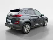 Hyundai Kona EV Fashion 64 kWh | Zeer nette auto | 100 % SOH | Stoelverwarming | Navigatie | Apple CarPlay & Android Auto | Achteruitrijcamera | Dealer onderhouden |