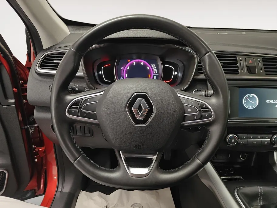 Renault Kadjar 1.2 TCe Bose NAVI AIRCO CAMERA 360 PARKEERSENSOREN BOSE GELUIDSSYSTEEM LM VELGEN HOGE INSTAP KEYLESS ENTRY DEALER ONDERHOUDEN