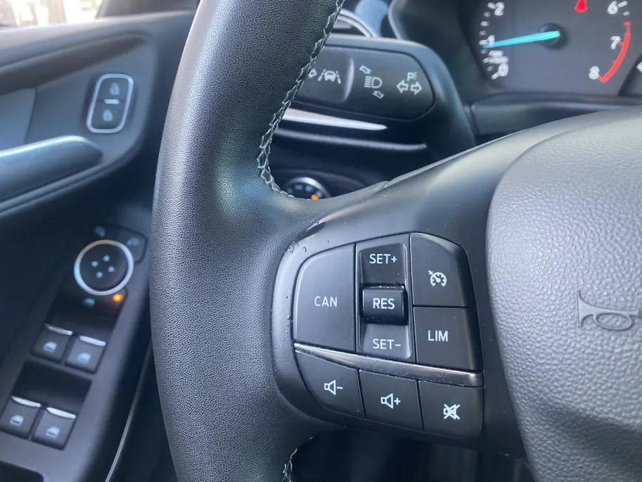 Ford Fiesta 1.0 EcoBoost 95 pk Titanium Apple Carplay/ Android Auto - Climate Control - Parkeersensoren achter
