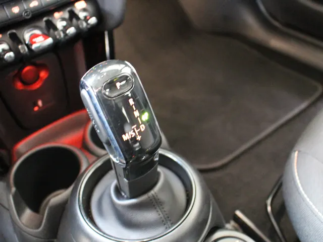 MINI Cooper Mini 1.5 Camden Edition Automaat | Navigatie | Climate Control | Cruise Control