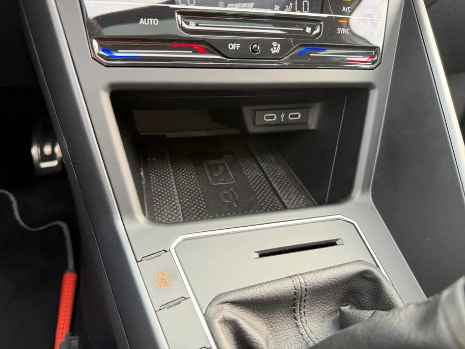 Volkswagen Polo 5-deurs 1.0 TSI R-Line Nederlandse Auto | Pano dak | LED iQ | Virtual Cockpit | CarPlay | 17' Bergamo | etc.