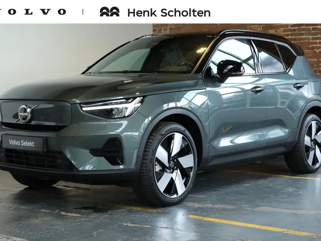 Volvo EX40