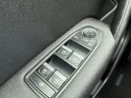 Renault Captur 1.0 TCe 90 techno Zeer lage kilometerstand  , Apple Carplay/Android Auto , navi , cruise , camera , lm velgen , parkeersensor , tel , usb .