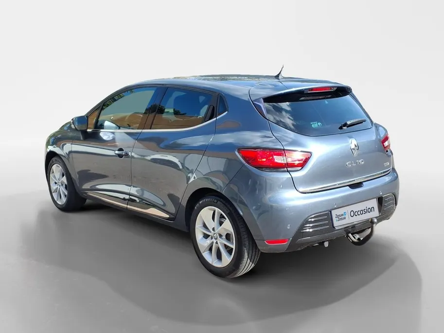 Renault Clio 0.9 TCe Limited navi , airco , trekhaak , lm velgen , parkeersensor , tel , usb .