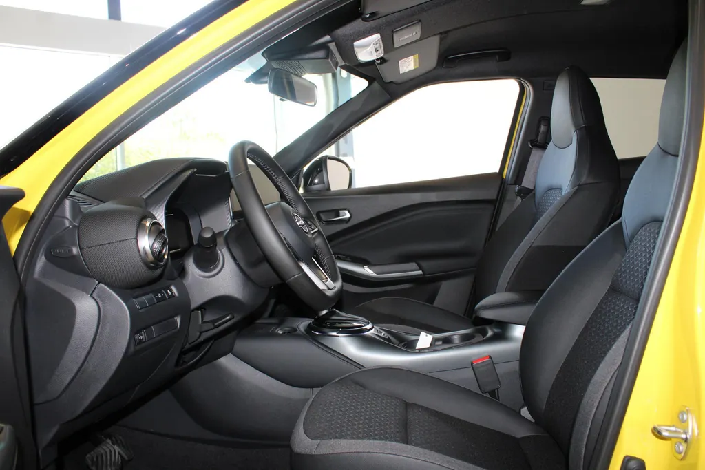 Nissan Juke 1.6 Hybrid N-Connecta | stuurverwarming | Stoelverwarming | Automaat | Achteruitrijcamera | Pdc voor en achter | Cruise controle | Climate Controle | LM wielen | Navigatie | Apple carplay & Android auto |