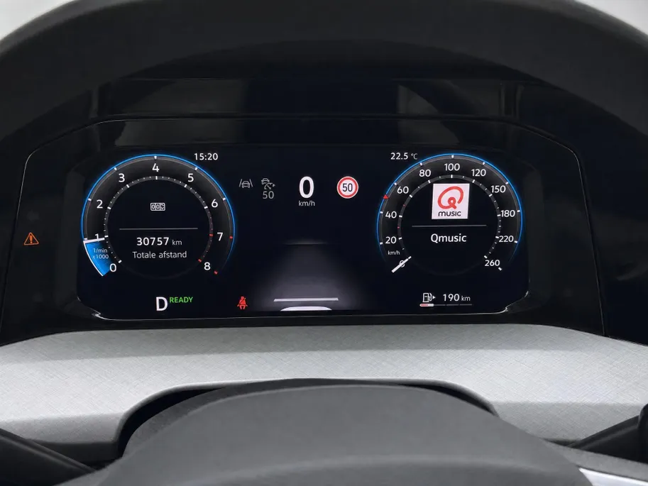 Volkswagen Golf Variant 1.5eTSI/116PK Life Edition · Navigatie · Trekhaak · Apple/Android Car Play · Stoelverwarming · Garantie t/m 26-03-2027