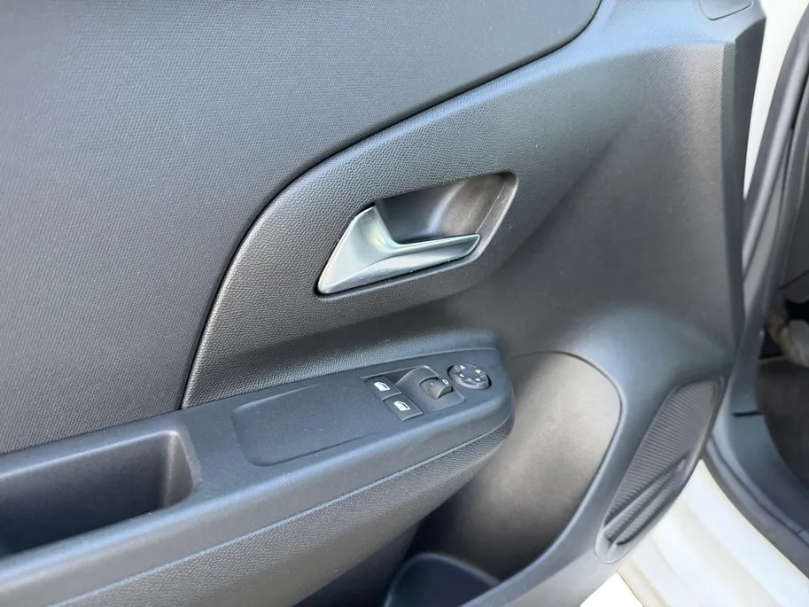 Opel Corsa 1.2 Edition | Cruise Control | Stuurbediening | Bluetooth | Start & Stop | Automatische Verlichting | Regen Sensor |