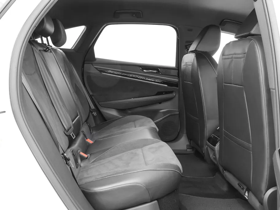 Volkswagen ID.7 Pro Business 286pk 77 kWh · SOH 97,2% · 360 Camera · Head-Up · Alarm · Elek. Trekhaak · Keyless · Elek. Voorstoelen · 20'' Inch · Gratis onderhoud & APK t/m 30-01-2030 · EXTRA INRUILKORTING ·
