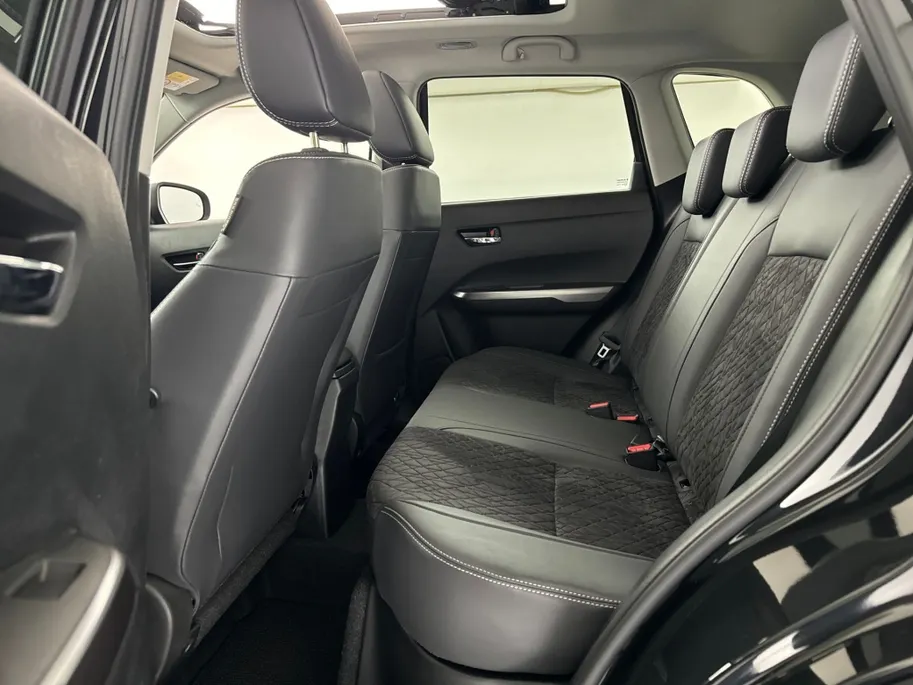 Suzuki Vitara 1.4 Style Smart Hybrid Automaat | Panoramadak | €2.000,- + €750,- voorraadkorting!