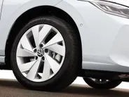 Volkswagen Golf Life Edition 1.5 eHybrid 204 PK 6 versn. DSG · Achteruitrijcamera · Draadloze telefoonlader · Comfort pakket ·