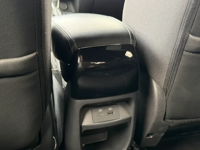 Nissan Juke Hybrid 143pk Tekna | Leder | BOSE | Navigatie | App Connect | All Season | Keyless