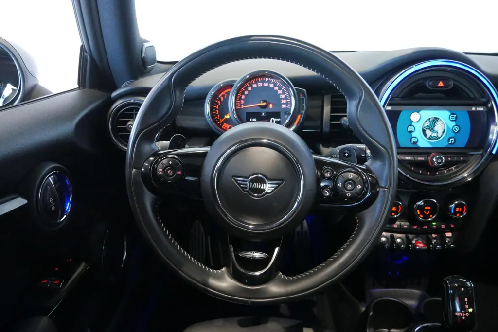 MINI 3-Deurs 2.0 Cooper S Knightsbridge Edition *Automaat*Navigatie*Parkeersensoren*Climate Control*Schuif/Kanteldak*Stoelverwarming*Harman Kardon Audio*Lederen interieur*Vol opties!