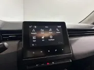 Renault Clio 90PK TCe GPF Evolution | 1e eigenaar | Navi | Parkeersensoren | Apple CarPlay/Android Auto | Licht & Regen Sensor | Digital Cockpit | Airco | Full LED |