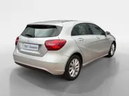 Mercedes-Benz A-Klasse 180 Business Solution | Zeer nette auto | Navigatie | Achteruitrijcamera | Parkeersensoren v + a | Comfort stoelen | Stoelverwarming | Bovag garantie | NAP