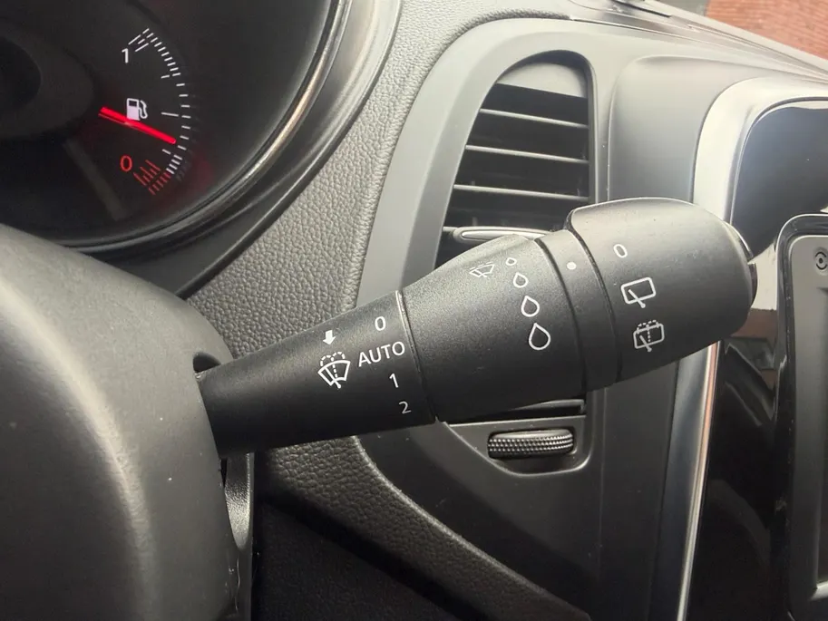 Renault Captur 1.3 TCe Intens | Camera | Parkeersensoren | Navigatie | Bluetooth | Cruise & Climate Control | All Season Banden | 12 Maanden BOVAG Garantie
