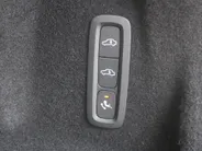 Volvo XC60 2.0 T8 Plug-in hybrid AWD Ultimate Black Edition | Trekhaak elektr. | Luchtvering | Schuifdak | Leer | Geheugenstoelen | B&W audio | Stoelventilatie | Winterset | Zeer nette auto |