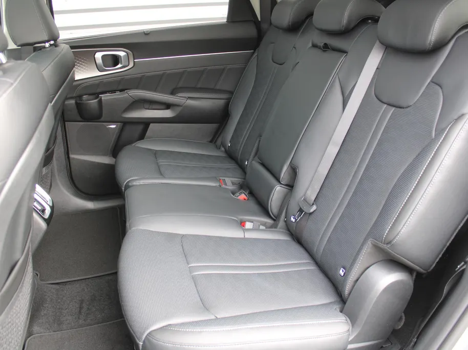 Kia Sorento 1.6 T-GDi Plug-in Hybrid 4WD DynamicPlusLine 7p | Automaat | Nieuw | Direct leverbaar |