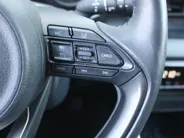 Mazda 2 Hybrid 1.5 Select | Trekhaak | Stuur-/stoelverwarming | Camera | HUD | Telefoonlader | Dodehoek detectie | Cruise adapt. | Clima | 16' LM |