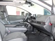 Nissan ARIYA Evolve 66 kWh | 22KW Lader| Afneembare trekhaak| Apple carplpay& Android auto| 360grd Camera| Stoelverwarming en verkoeling| Elektrisch verstelbare stoelen| Luxe bekleding| Dealer onderhouden|