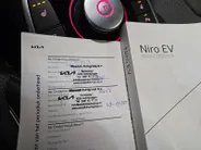 Kia e-Niro DynamicPlusLine 64 kWh | 1e Eigenaar | Accu 100% | Dealer onderhouden | Cruise Control Adaptief | Schuif/Kantel dak | Stoelverwarming | Apple Carplay/Android Auto | Camera | Fabrieksgarantie | NAP
