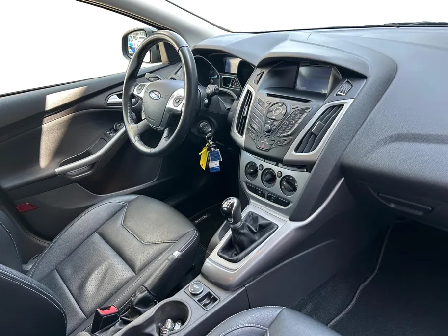Ford Focus Wagon 1.0 EcoBoost Edition | Cruise Control | Lederen Bekleding | Telefoon Voorbereiding | Parkeersensoren |